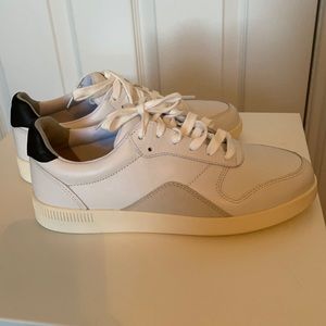 Everlane Court Sneaker in White/Forest